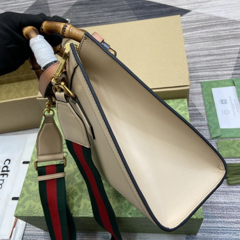 Gvc*1 tote bags